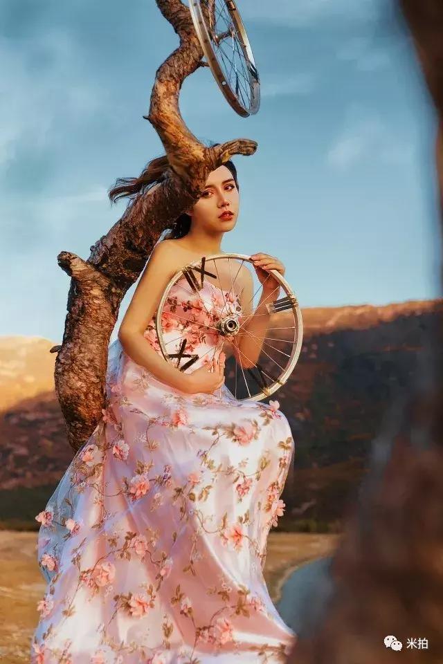 男摄影师爱上女富婆,男生摄影师爱上了美女