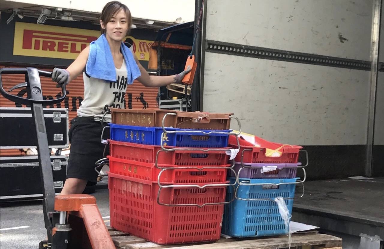 香港女搬运工现在怎么样了,香港罗拉搬运工