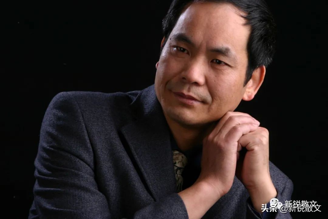 小时候，寒假的主要活计是捡粪，捡粪趟数多了，我想出了一个绝招