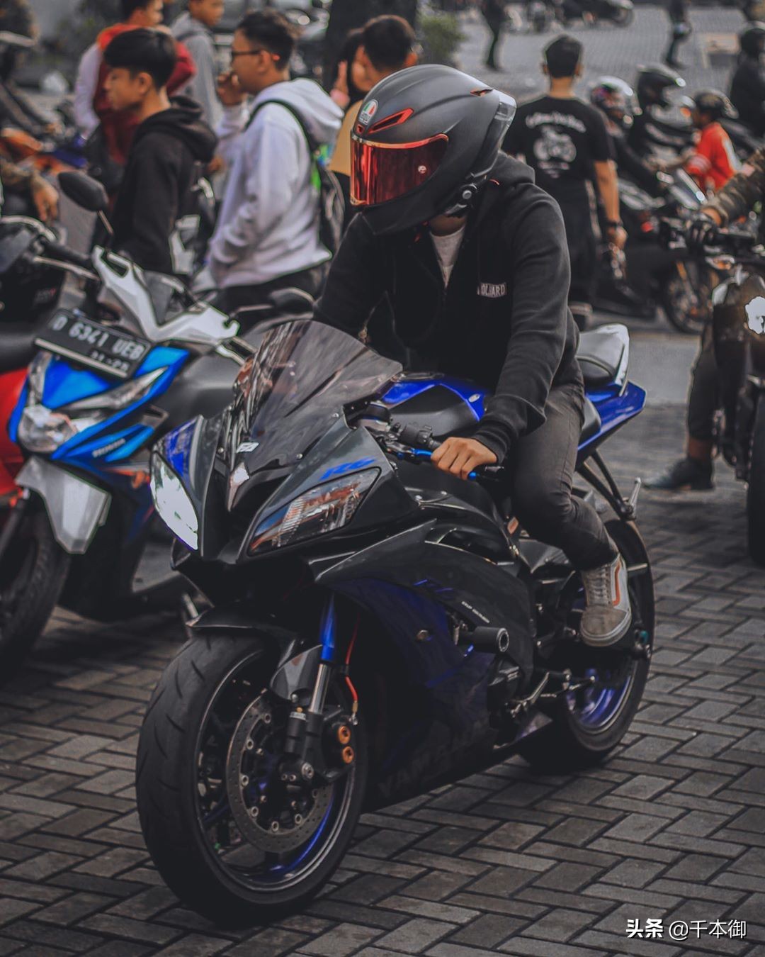 agv头盔pista冰蓝推荐,agv头盔pista彩虹一号