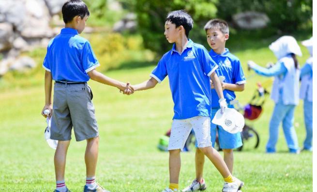 小孩学习高尔夫一年费用需要多少,孩子有必要学习高尔夫