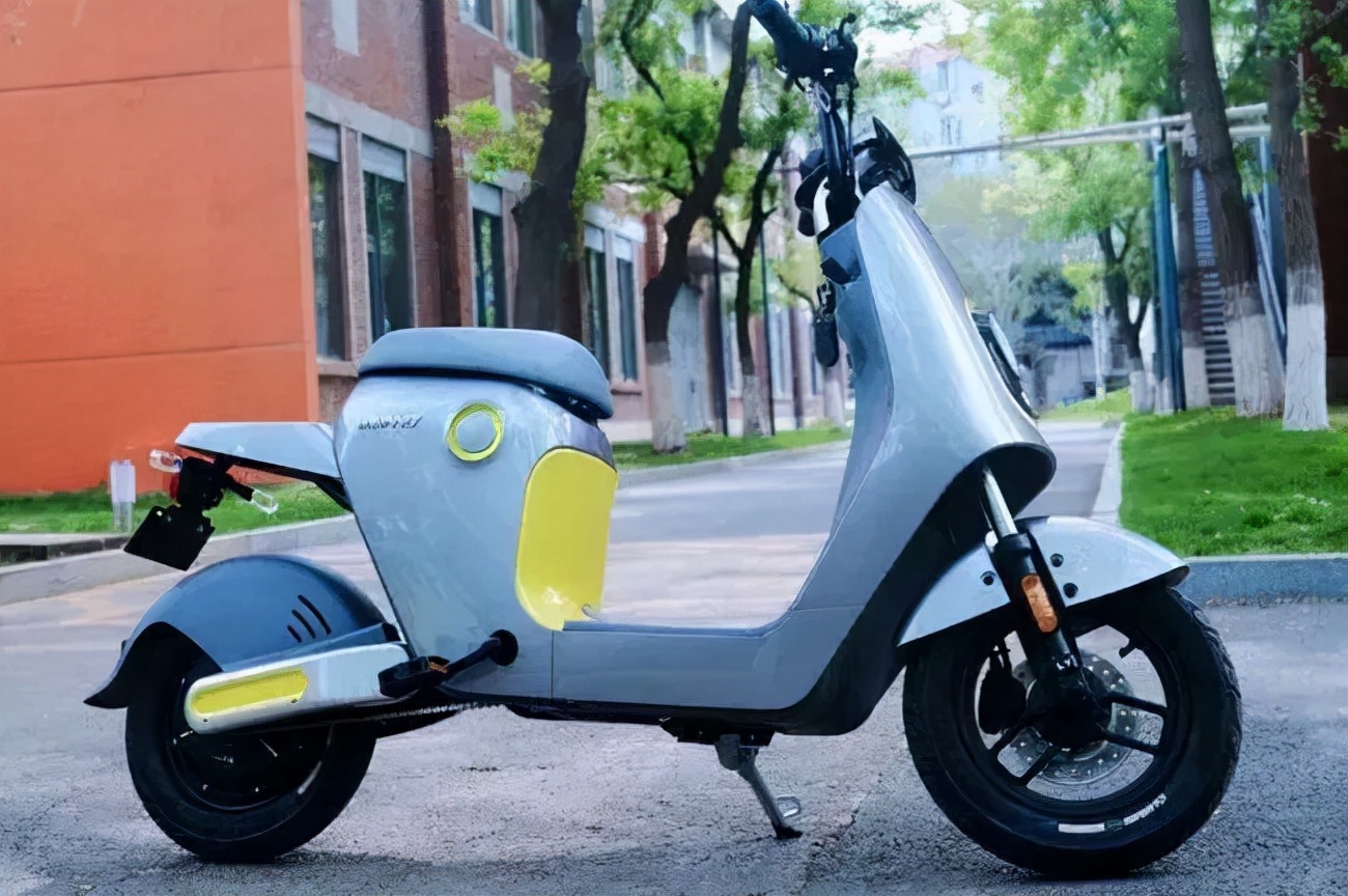 绿源电动车电机质保10年包换新吗,续航里程长的绿源电动车