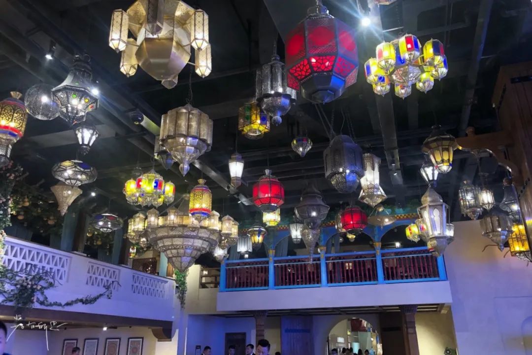 *疆新**都是荒漠戈壁?这几家高颜值餐厅,彻底颠覆你对*疆新**的概念