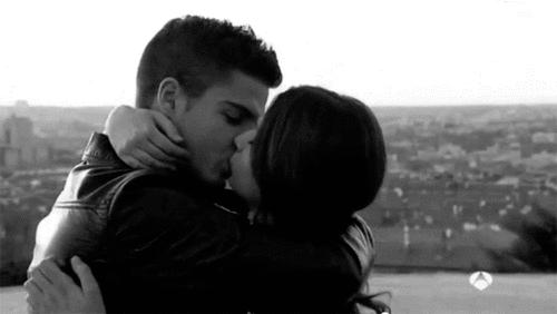 女人，让他欲罢不能的吻技攻略