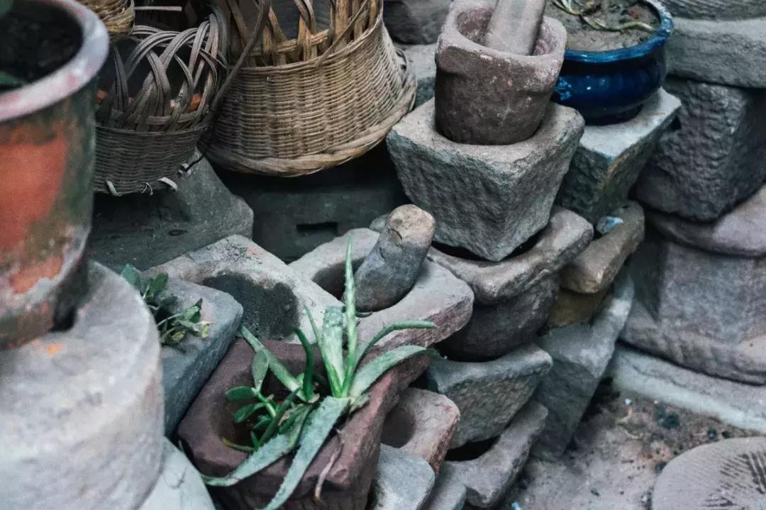 藏在闹市里的旧货铺,藏在闹市中的二手市场