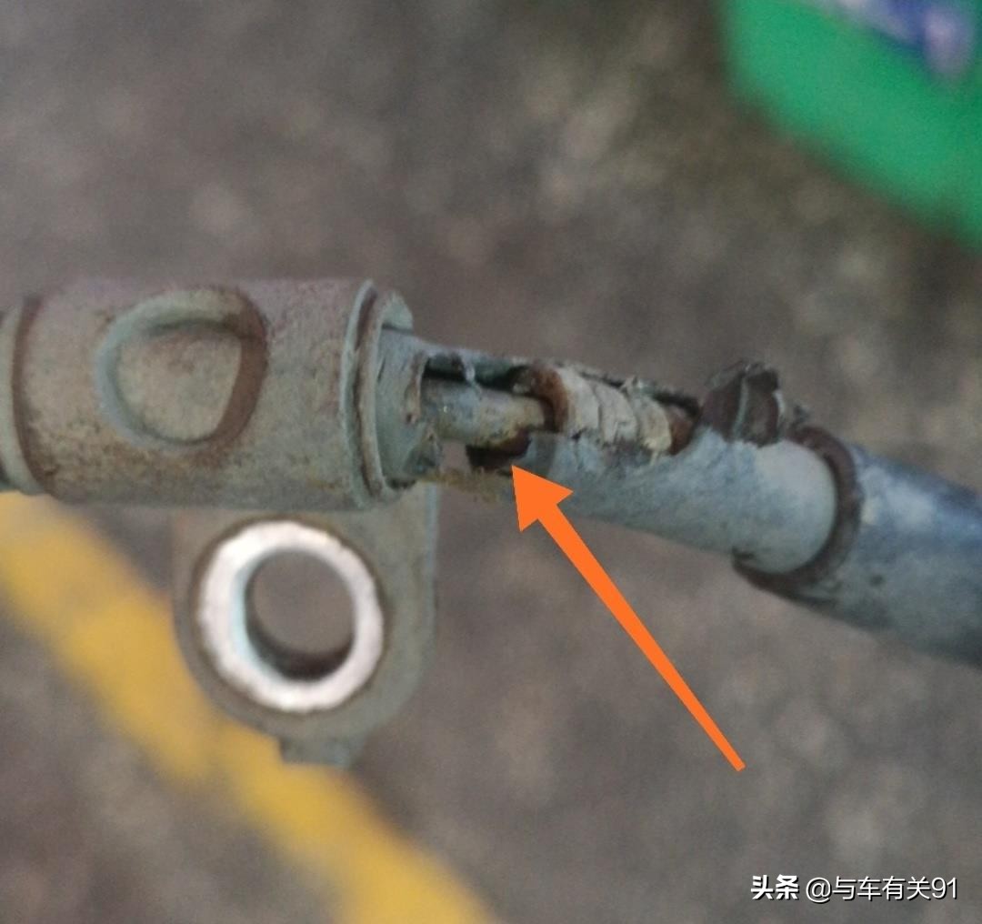 刹车出问题,刹车出问题亮什么灯