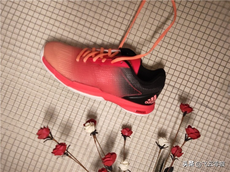 中羽飞云零狼手感,中羽论坛入门羽毛球鞋