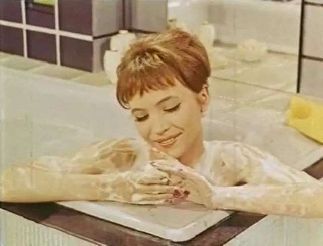 法国新浪潮恋人：他用电影为她书写情书，又用电影同她告别