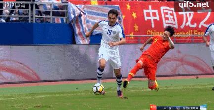 态度大逆转,韦世豪探望被铲伤球员