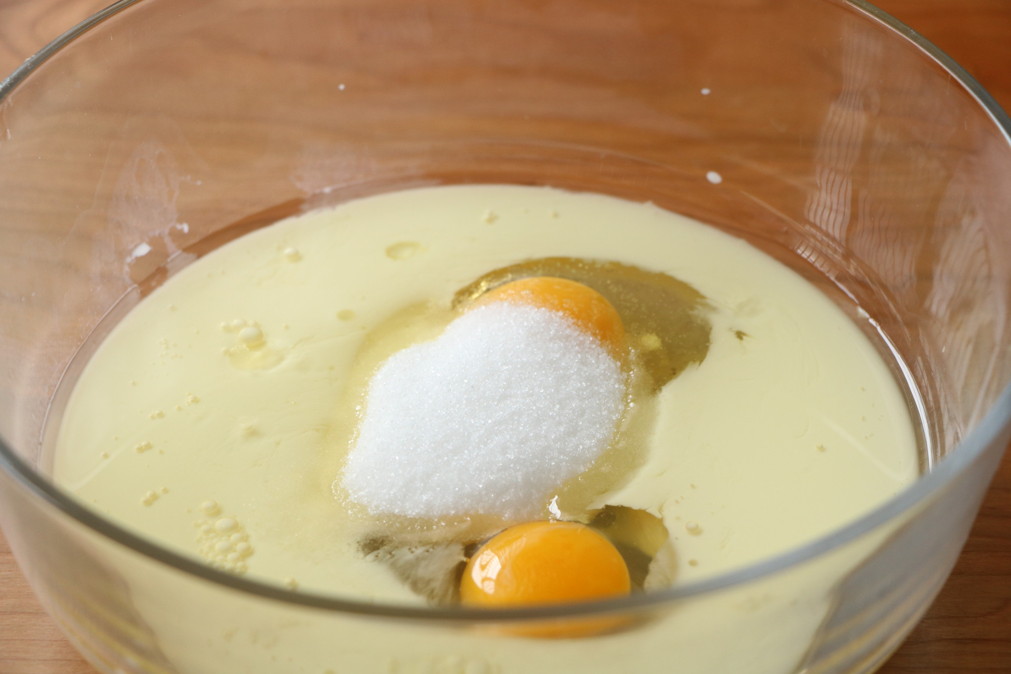 最简单的蛋糕做法只用面粉鸡蛋糖,做蛋糕200克的面粉需要几个鸡蛋