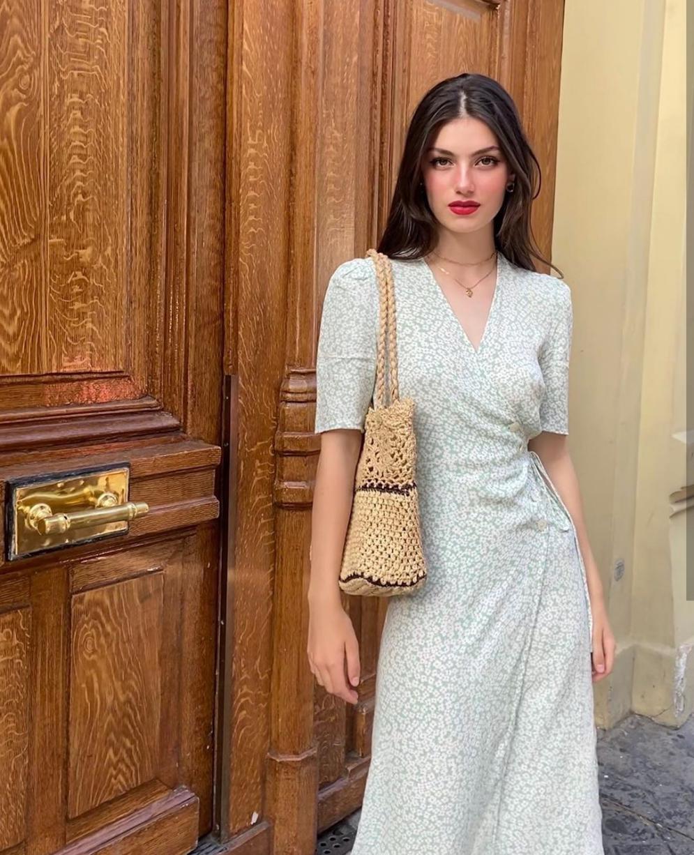 方形脸真的不适合黑长直吗,方形脸不好看吗