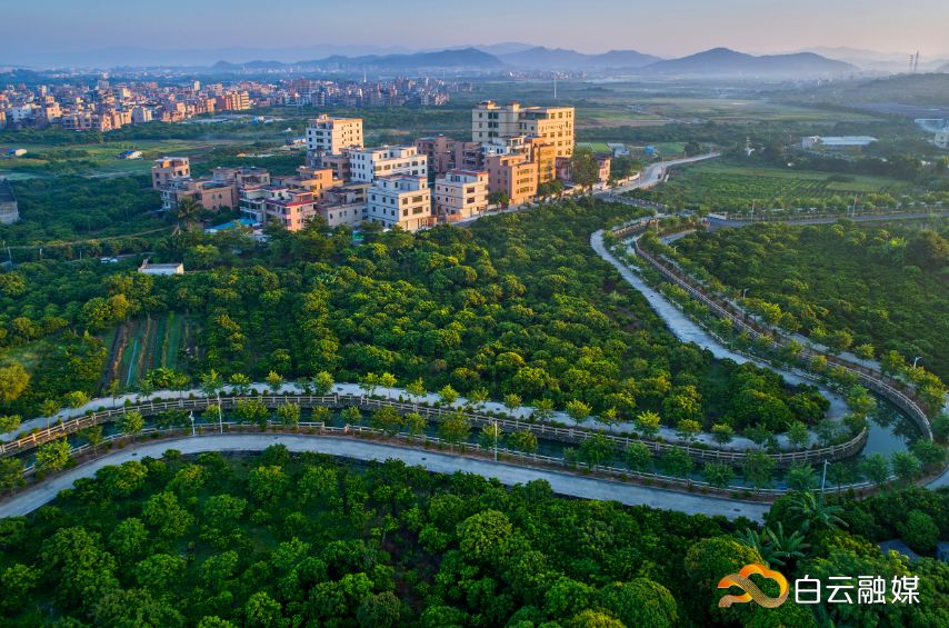 走在乡间小路观赏田园风光体验,看田园风景品乡间生活尝农家美食