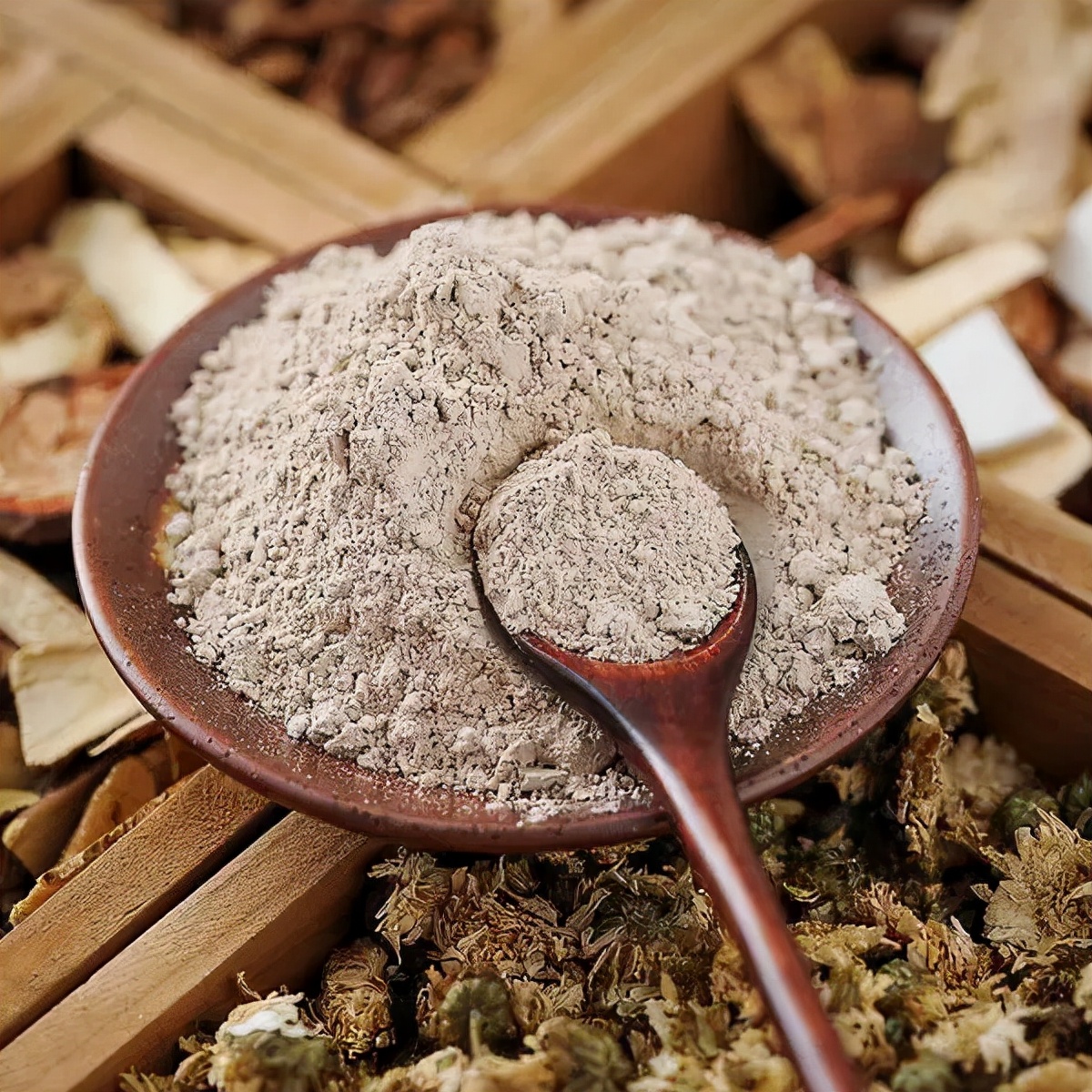 中医黑眼圈的原因和治疗方法,中医调理黑眼圈的方法