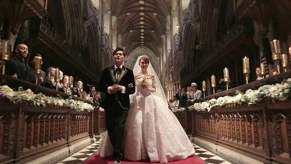 回顾何雯娜的成长经历,现在的何雯娜