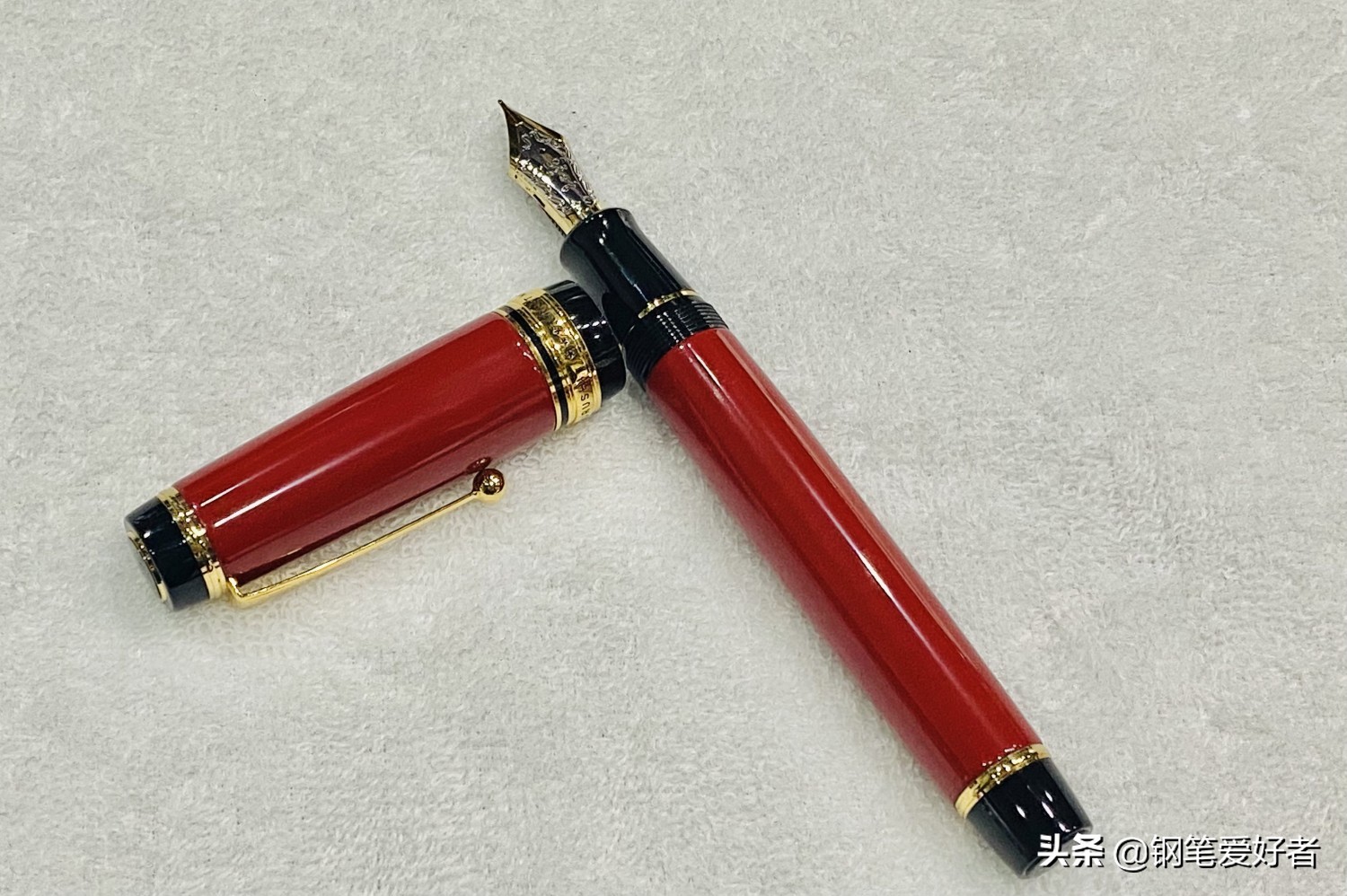 百乐custom系列所有笔尖粗细,百乐透明蓝色钢笔