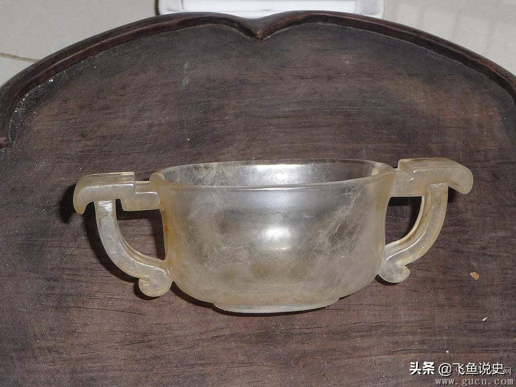 杭州出土战国水晶杯,1990年浙江古墓出土的水晶杯