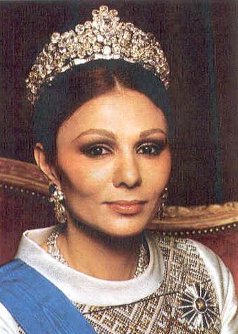 伊朗皇朝珠宝王冠,伊朗王室三大祖母绿皇冠