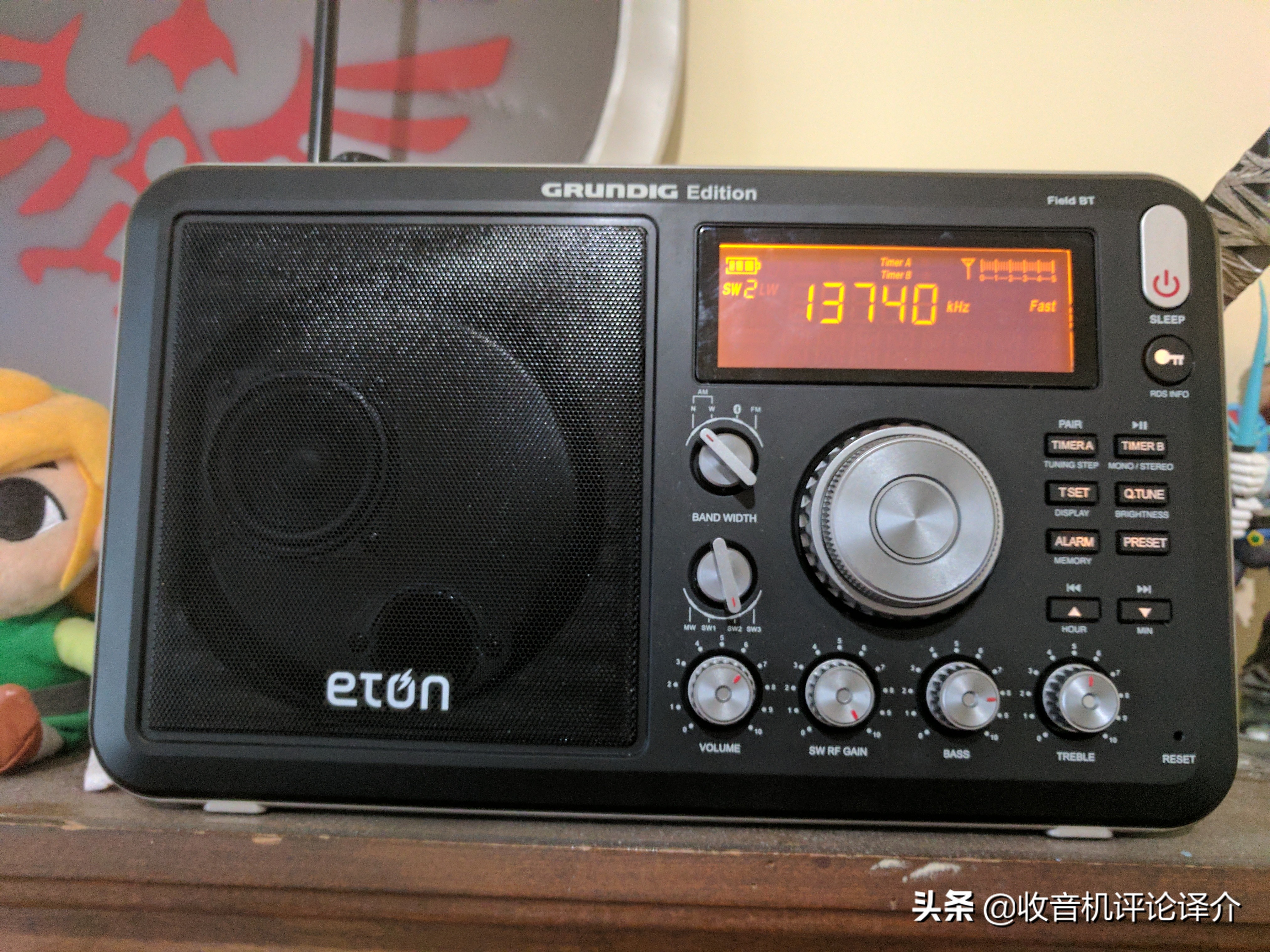 大便携式收音机的较量——德生S8800与美国伊顿FieldBT对比评测