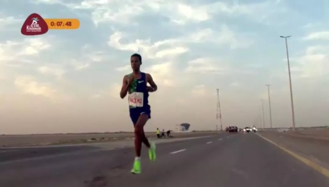 厉害！女子半马世界纪录被打破，成绩1小时04分31秒