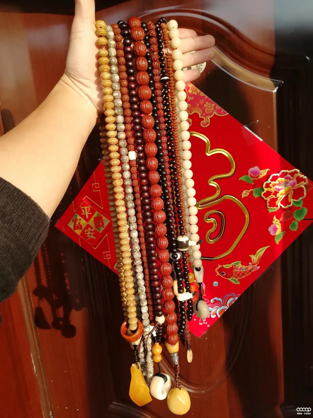 他试了一瓶“印度神油”,盘串6年,包浆妙啊