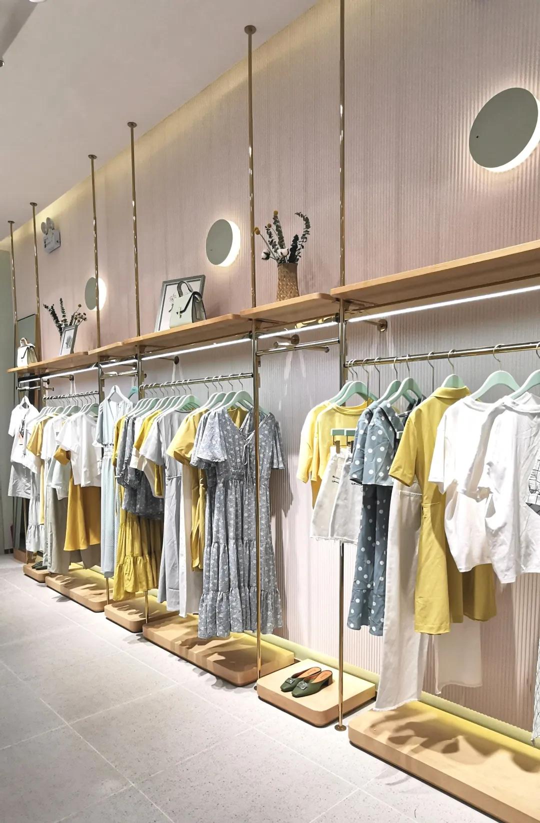 朵以时尚女装直播,朵以女装春装直播