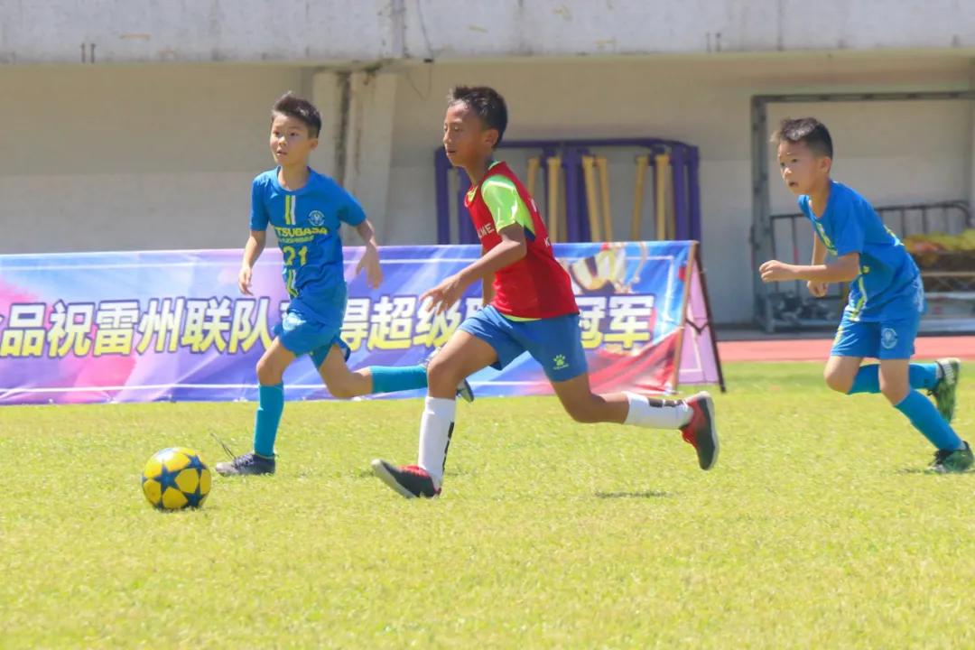 当中山、日本足球青训“激情相遇”，你更支持谁？