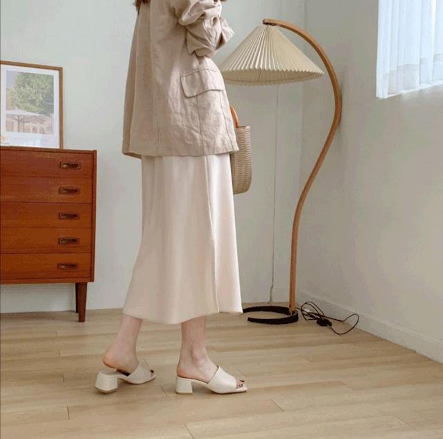 圆头羊皮凉鞋真皮凉鞋今夏最洋气,今夏最值得入手的4双网红凉鞋