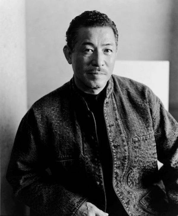 三宅一生的香水与包包，都没有易烊千玺身穿的三宅一生衬衣火！