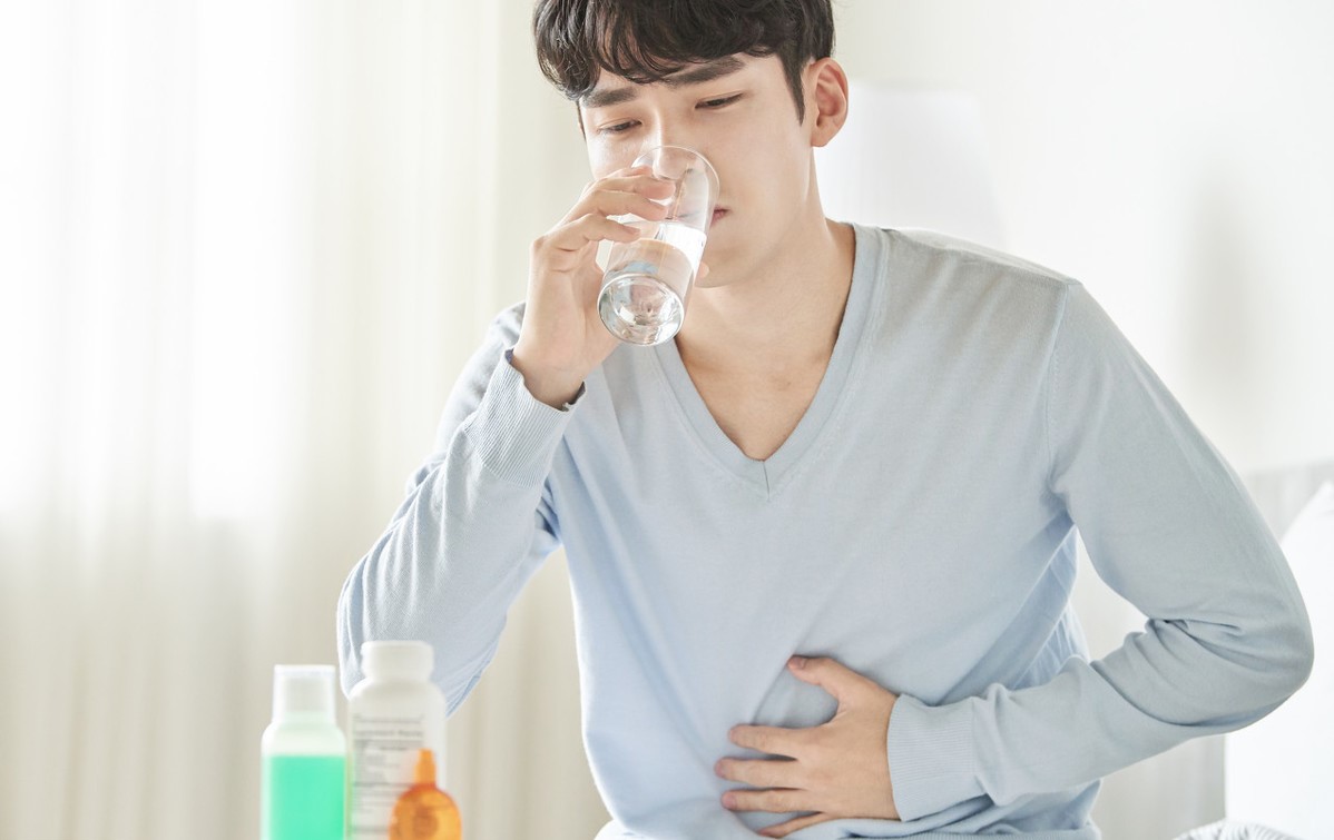 胃酸是大多数胃痛的病因,吃“拉唑”药物止胃酸,要注意什么?
