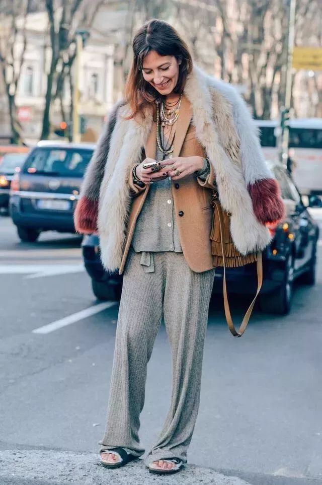 不懂大衣的廓形劝你别乱穿,皮草大衣怎么穿搭