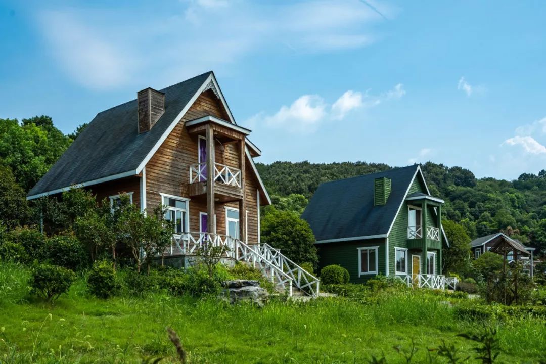 姝︽眽鑻变鸡灏忓眿,姝︽眽鏈夊効绔ヨ鏂界殑鎴胯溅钀ュ湴