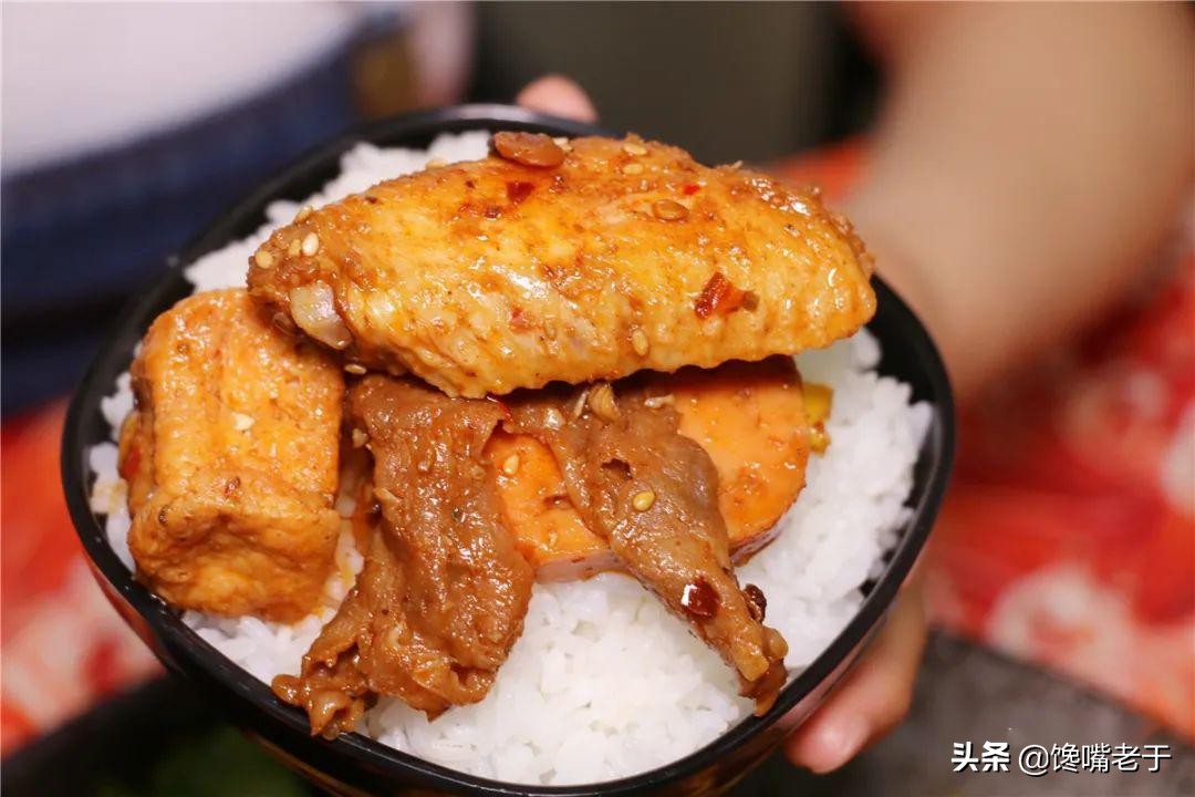 麻辣香锅贵的原因,麻辣香锅吃的人多吗