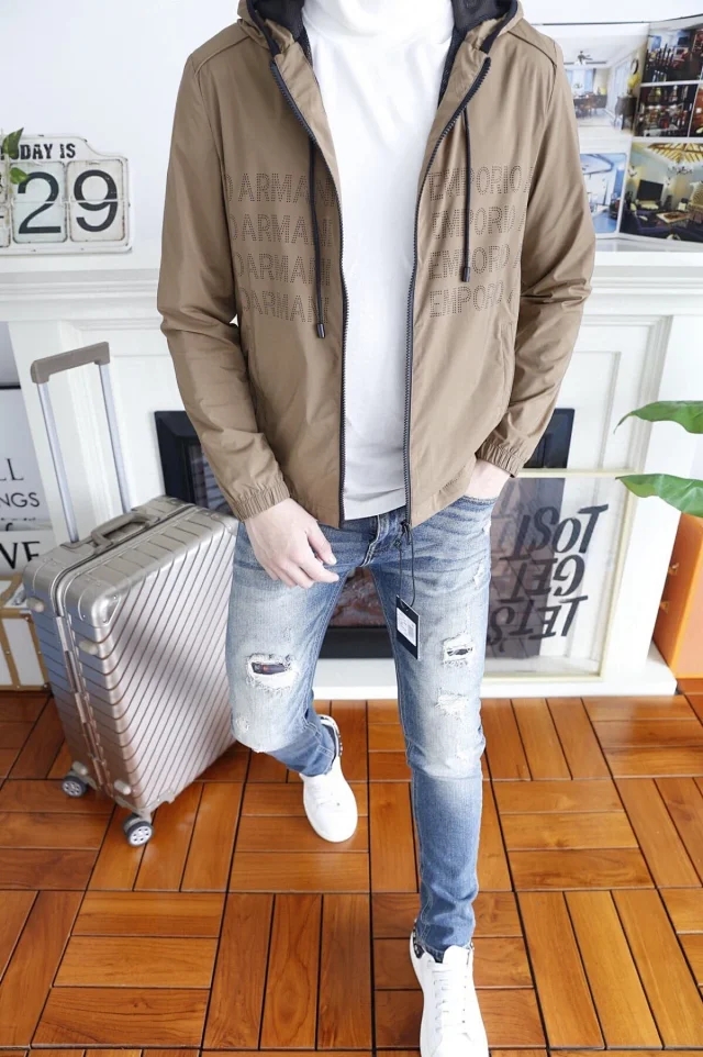 阿玛尼夹克最新款,阿玛尼经典夹克