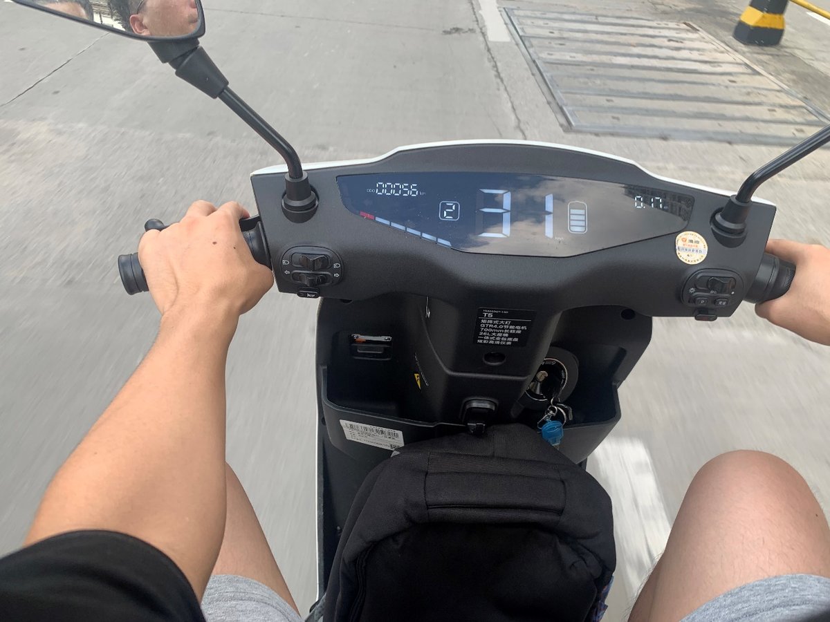 雅迪冠能t5电机是1200w还是800w,雅迪t5冠能版1200w和800w哪个好