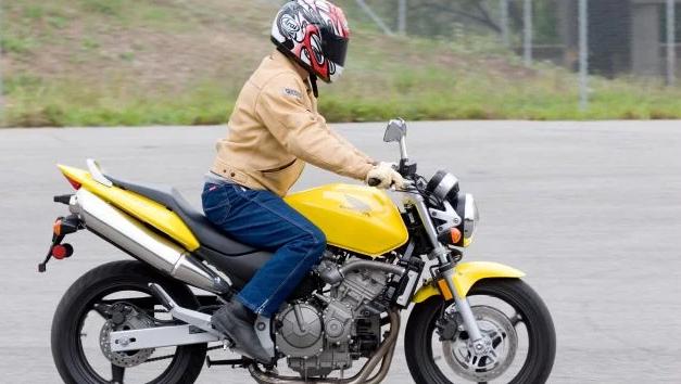 老司机讲摩托车驾驶技巧,干货手把手教你骑摩托