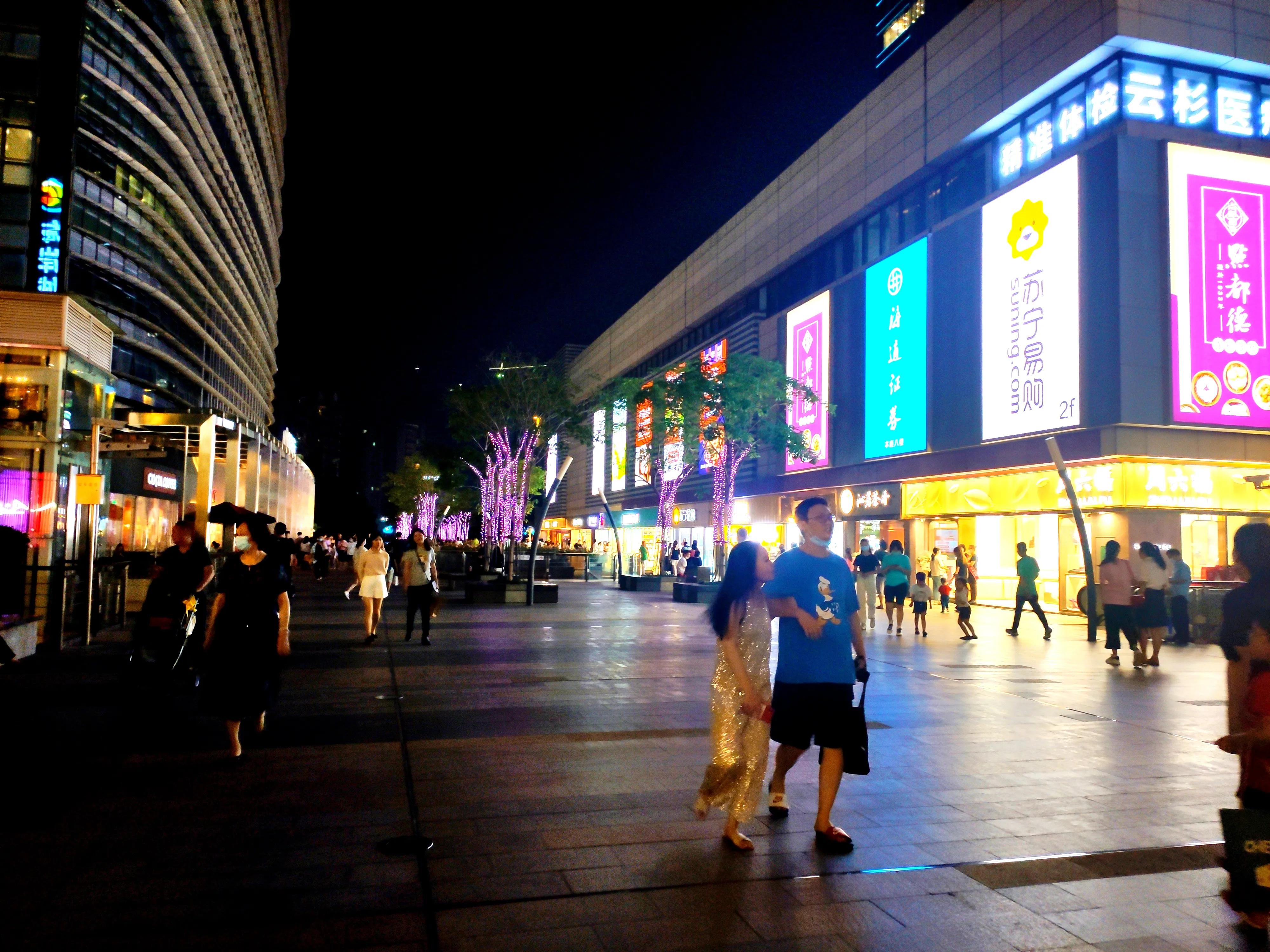 海岸城西座步行街夜景手拍纪实,20210508