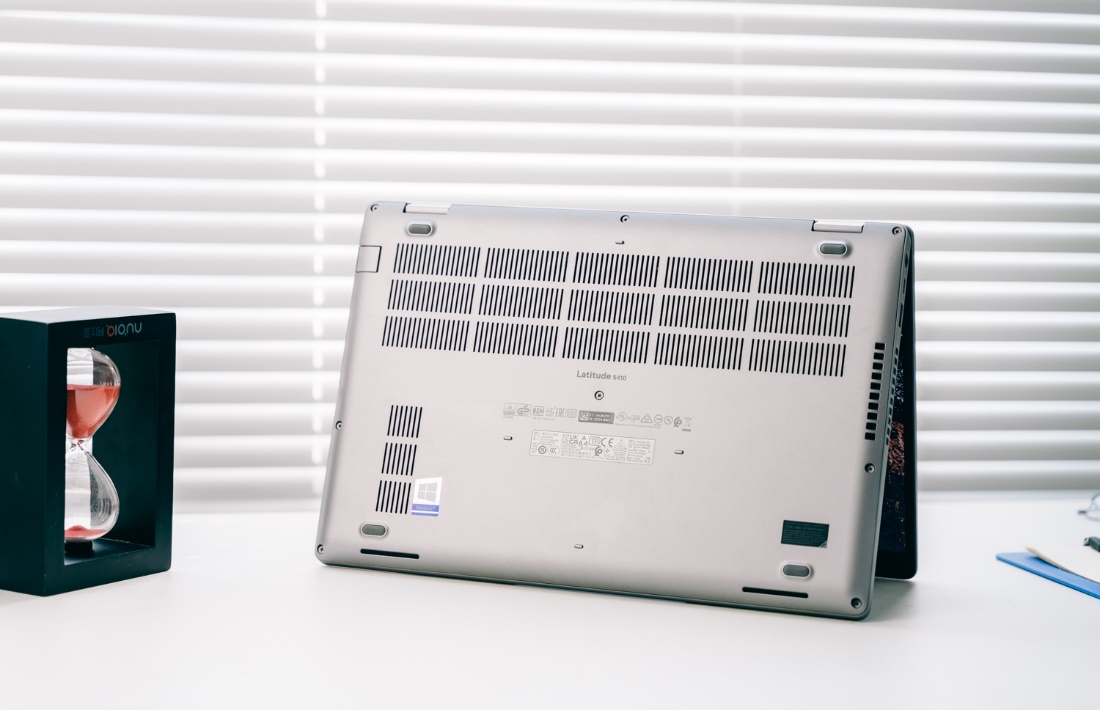 商务游戏两用笔记本性价比高,商务游戏两不误笔记本