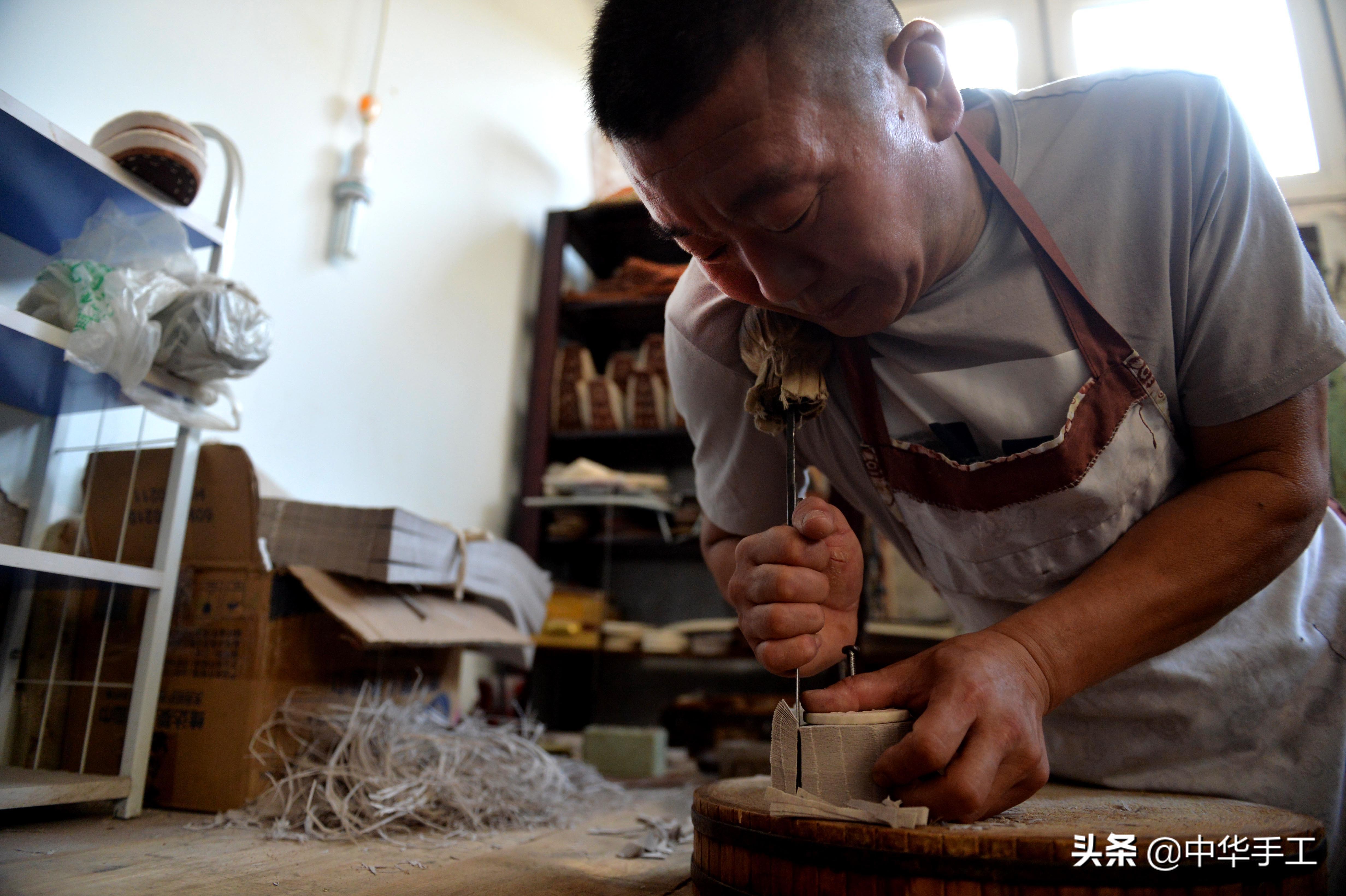 历经九九八十一道工序,厚底靴制作过程