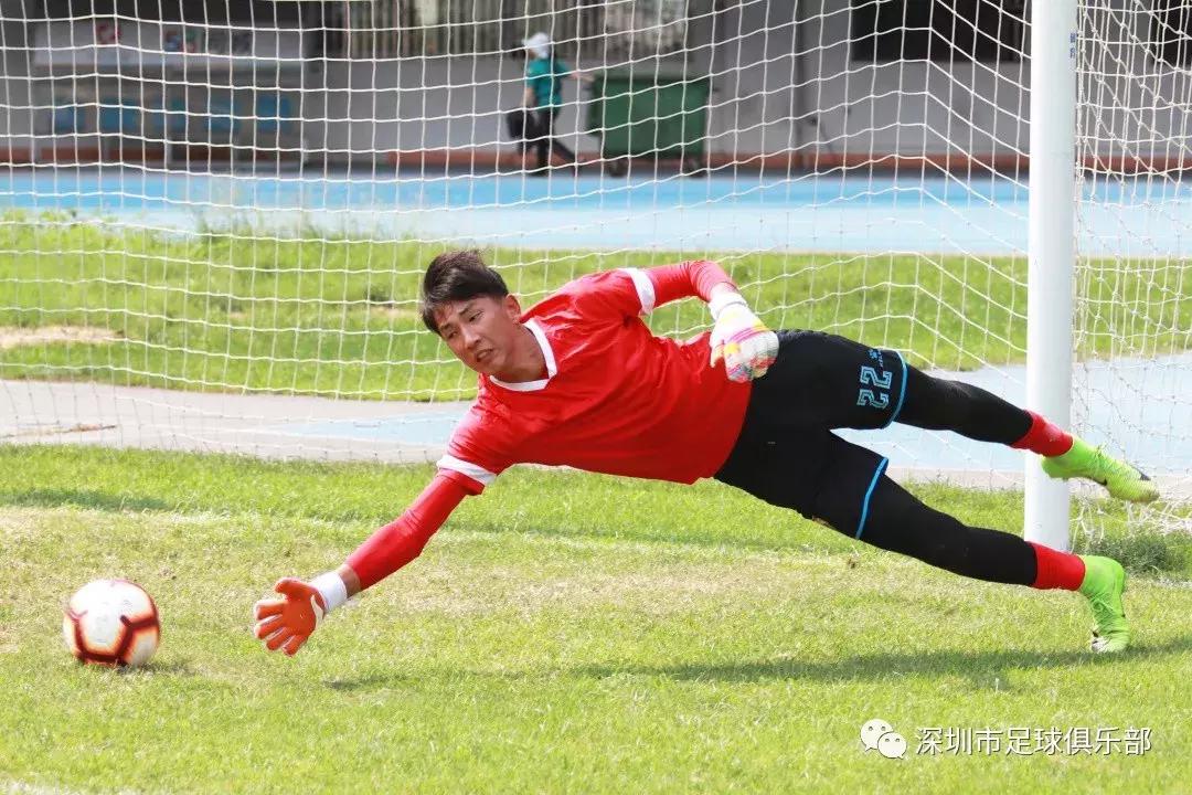 队刊精选|潜力星季家葆:要做守护深足球门的“蜘蛛侠”