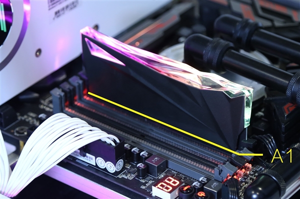 90%的人都会错的题,内存条怎样插才是正确的