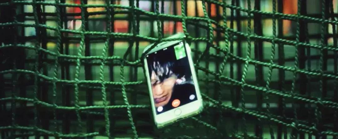 岛国鬼才！就这样，他拍出了年度爆款