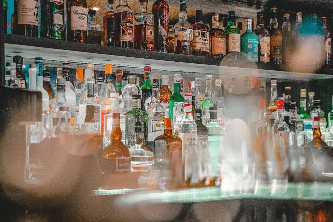 召唤佛山大胃王！足足八层高XXXXXL号大力水手汉堡，全部吃完免单