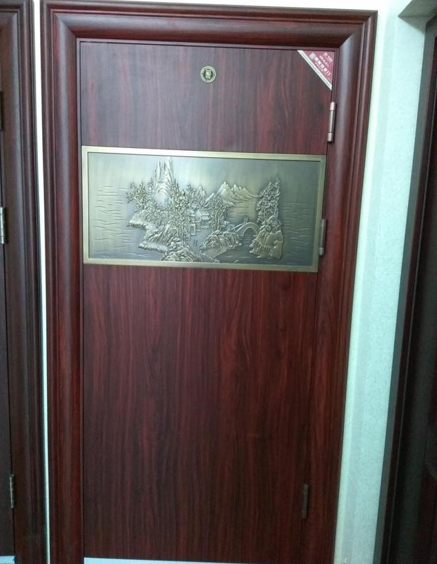 防盗门压住邻居家门框,防盗门用泡沫胶固定结实吗