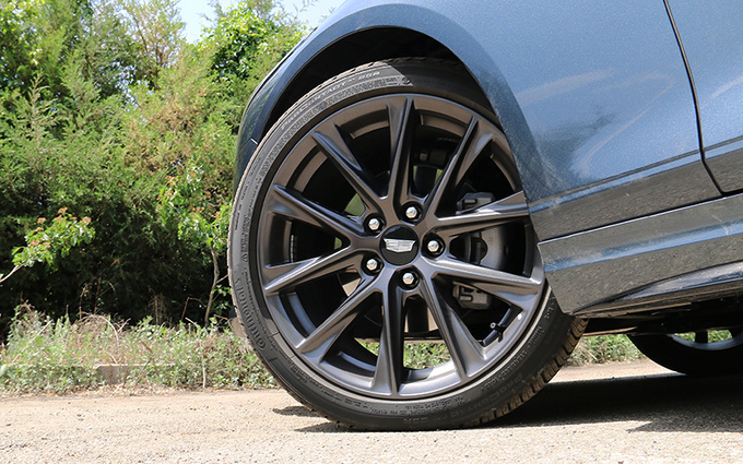 凯迪拉克ct4试驾评测视频,凯迪拉克ats跟ct4有什么区别