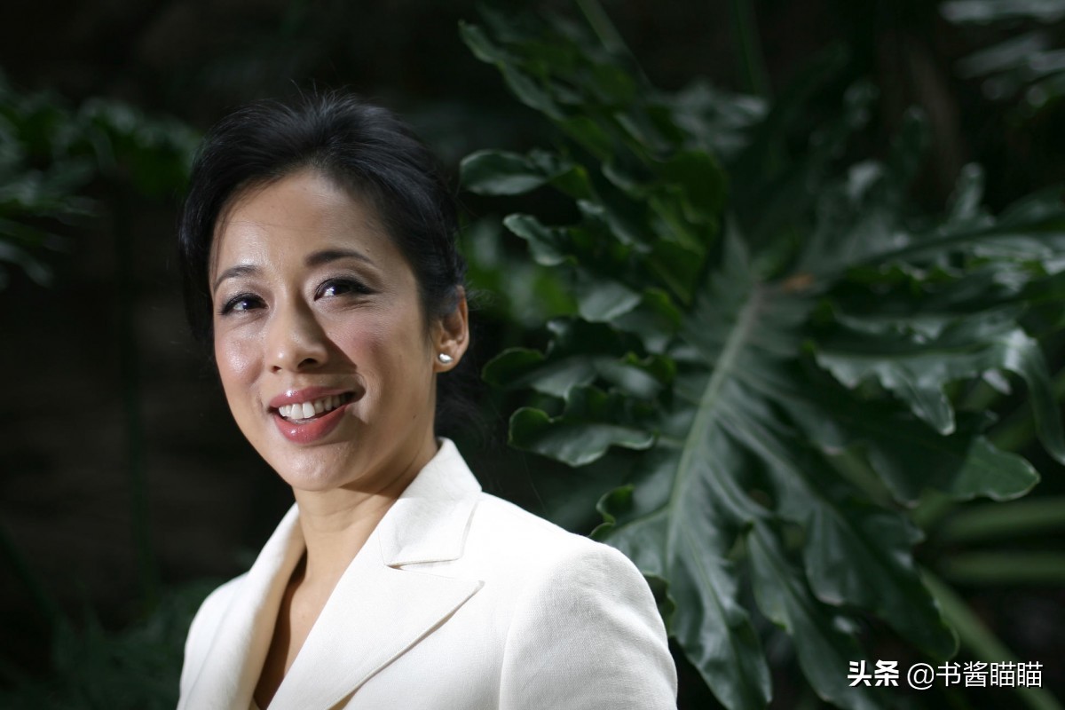 42年后，再看霍震霆和朱玲玲的请柬，依旧有质感，用语现老式豪华