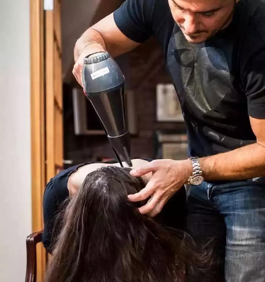 头发发根蓬松技巧,女士头发吹蓬松技巧