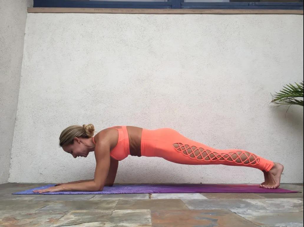 三个动作告别蝴蝶臂,怎么练天鹅臂薄背