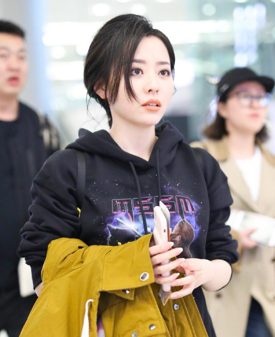 张靓颖吊带裙惊艳全场,张靓颖清唱天下无双完整版