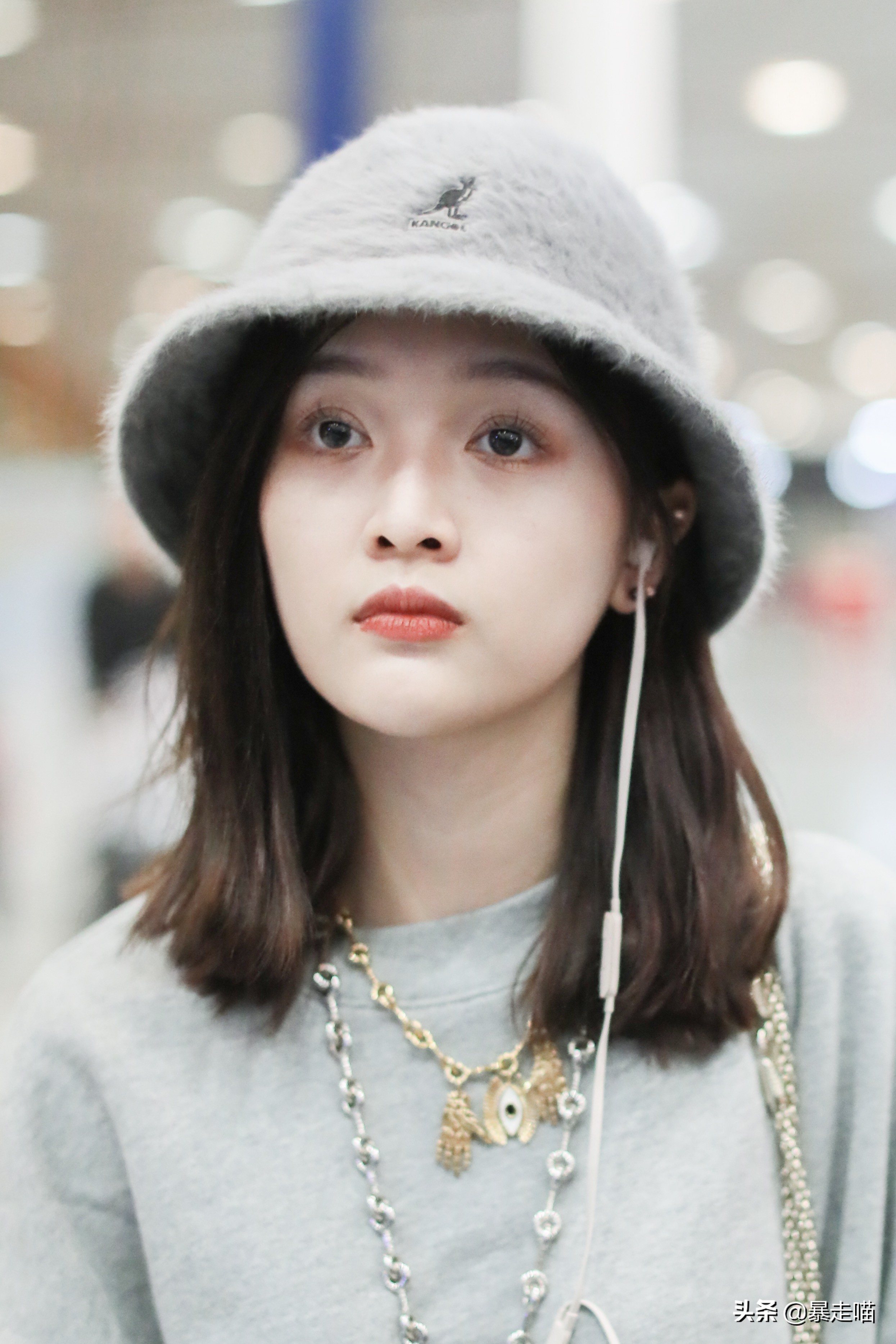 火箭少女机场偶遇,火箭少女机场眼神