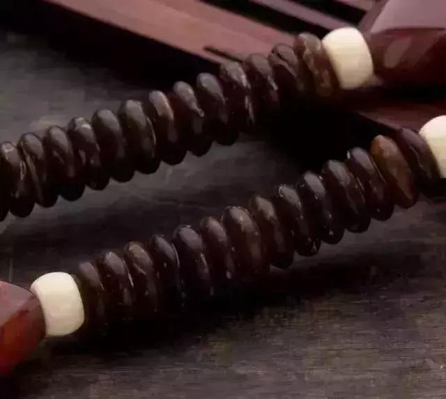 做椰壳文玩的是什么椰子,文玩椰蒂是用哪种椰子做的